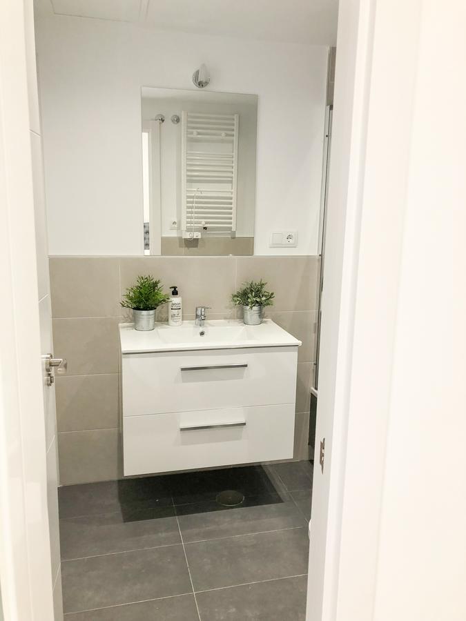 Modern With Ideal Location Next To Atocha Station Madrid Exteriör bild