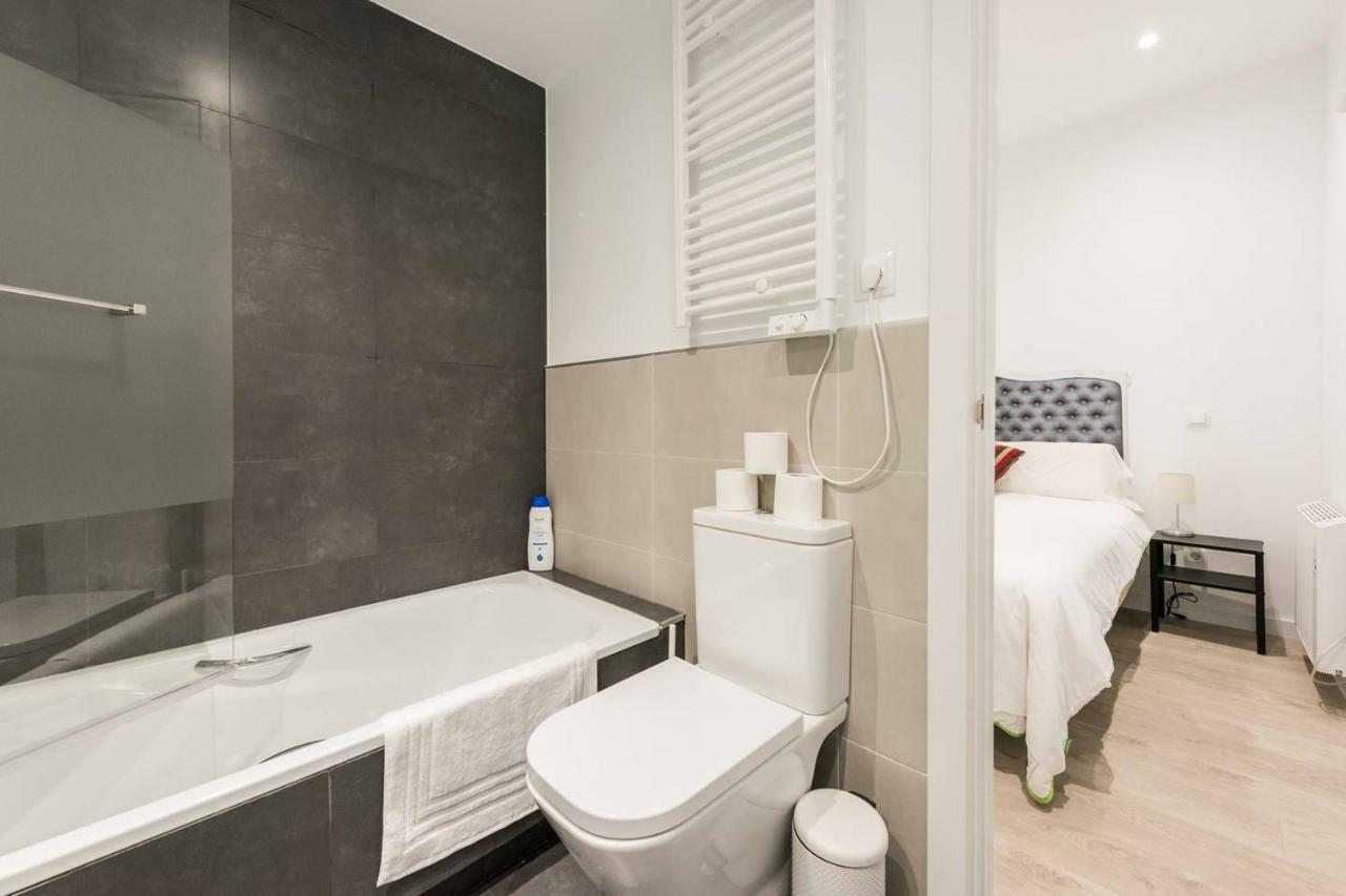 Modern With Ideal Location Next To Atocha Station Madrid Exteriör bild