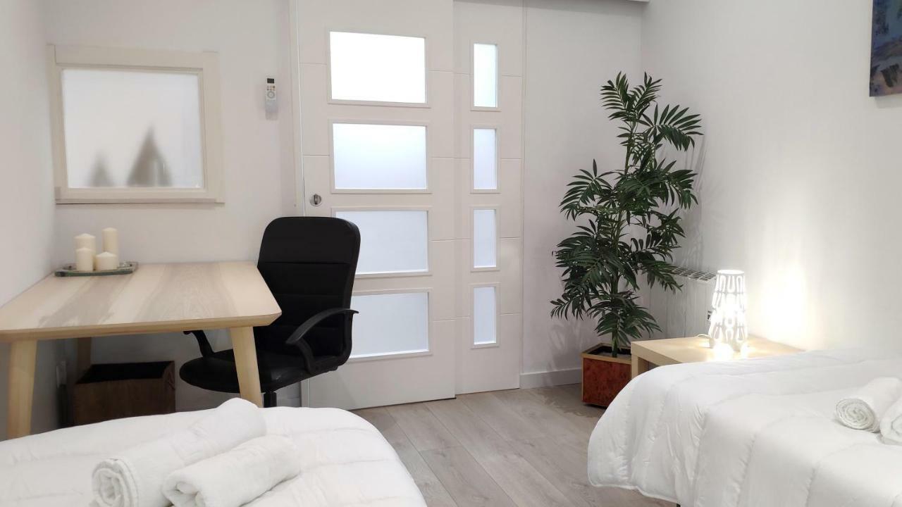 Modern With Ideal Location Next To Atocha Station Madrid Exteriör bild